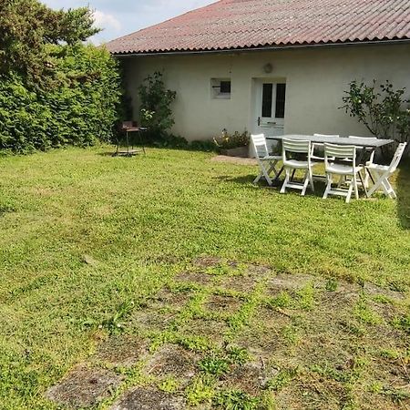 Вілла Gite La Metairie, Au Calme A La Campagne Saint-Seurin-de-Palenne Екстер'єр фото